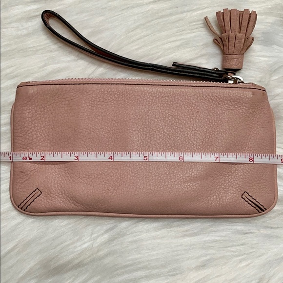 JUICY COUTURE PINK PEBBLE LEATHER WRISTLET NWOB - Picture 5 of 8